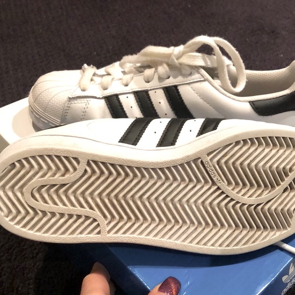 Adidas ORIGINALS SUPERSTAR J Junior Gym Shoes - Picture 5 of 8